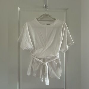 BANANA REPUBLIC • White Rap Short Sleeve T-Shirt • Small (Petite) •